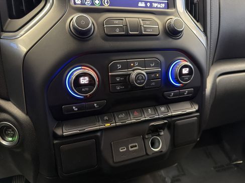 Used 2022 Chevrolet Silverado 1500 LT AWD/4WD image 22