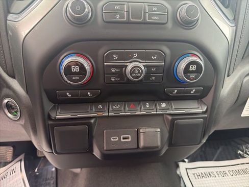 Used 2022 Chevrolet Silverado 1500 LT AWD/4WD image 17