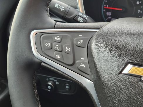 Used 2023 Chevrolet Equinox Premier image 15