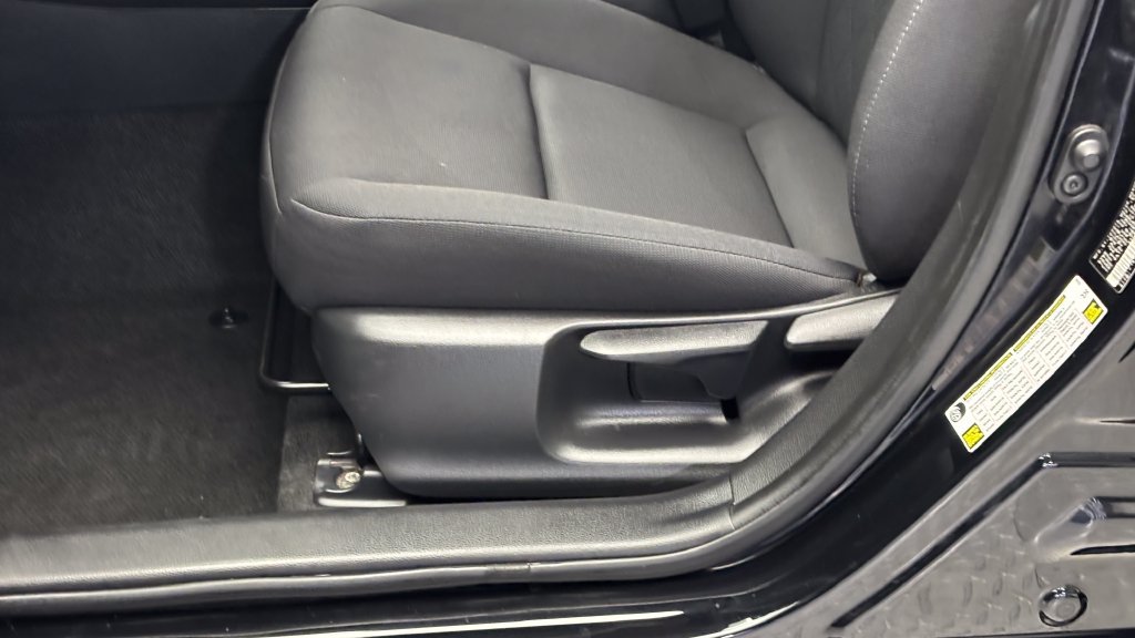 Used 2024 Toyota Corolla LE FWD image 13