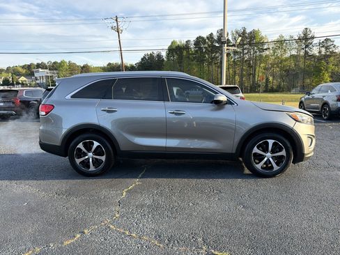Used 2018 Kia Sorento EX FWD image 4
