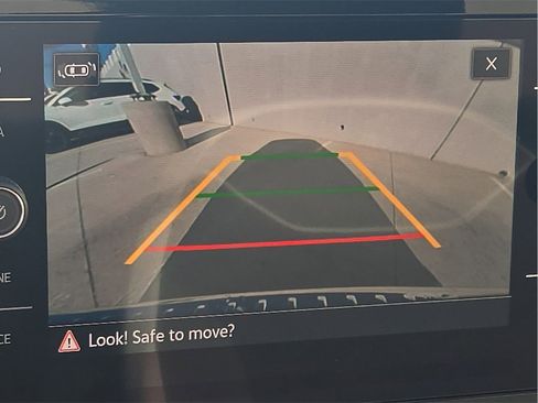 New 2026 Volkswagen Taos SE image 22