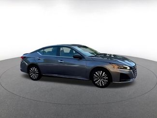 Used 2025 Nissan Altima 2.5 SV FWD video 2