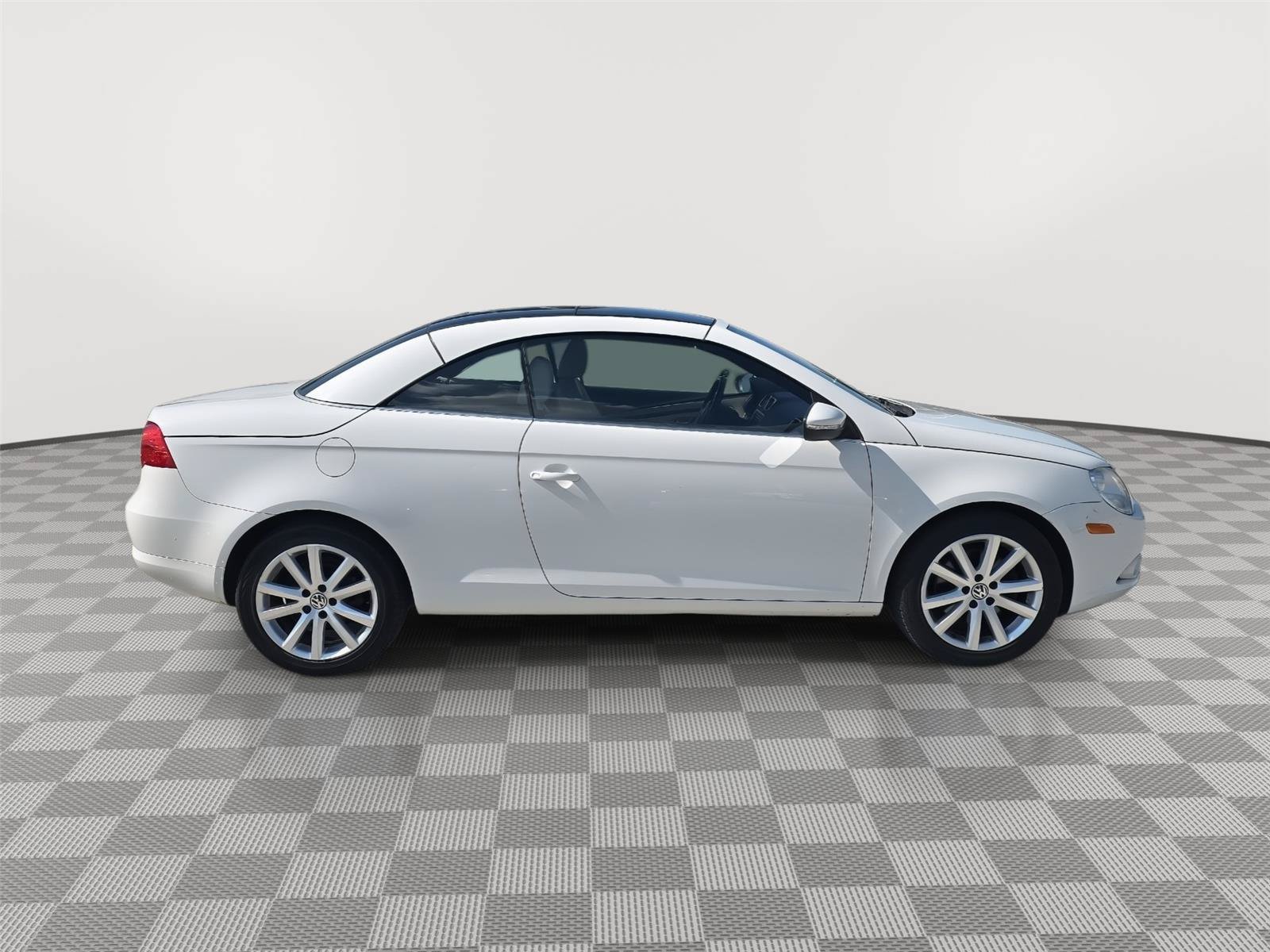 Used 2010 Volkswagen Eos Komfort FWD image 10