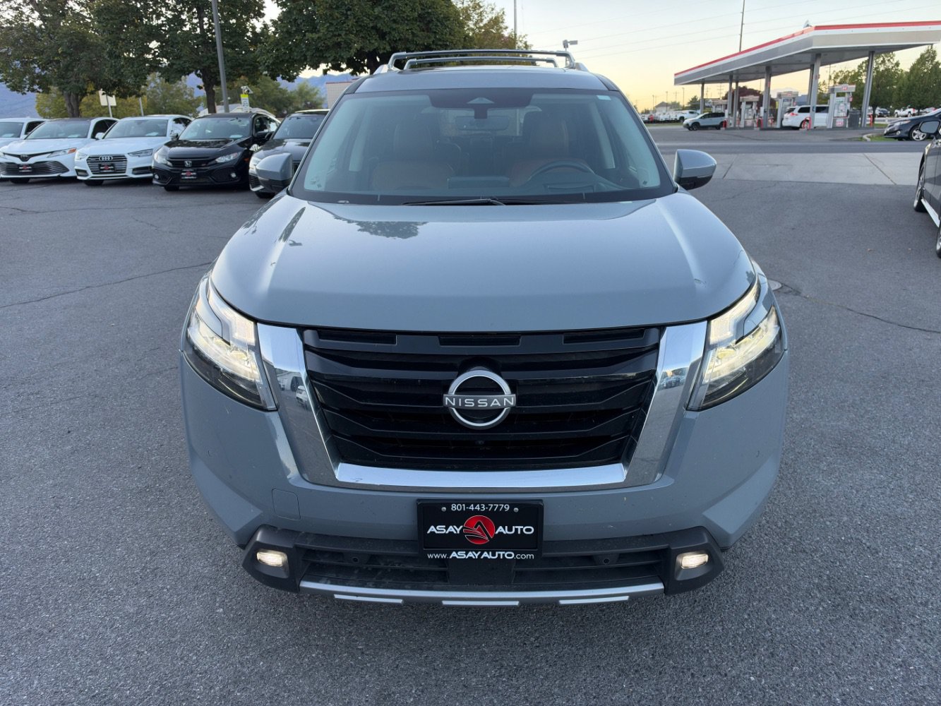 Used 2023 Nissan Pathfinder Platinum AWD/4WD image 8