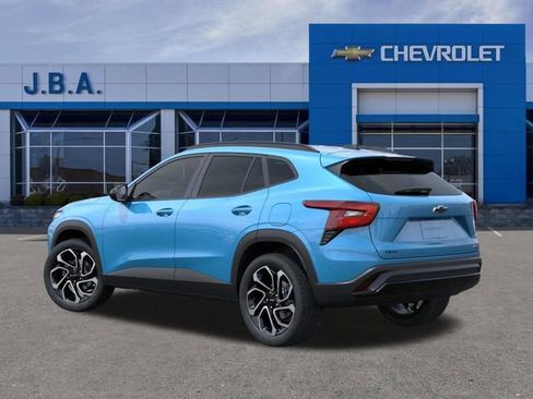 New 2026 Chevrolet Trax RS w/ Sunroof Package FWD image 3