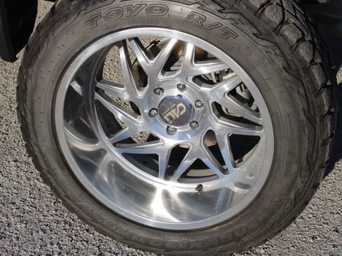 Used 2021 GMC Sierra 1500 SLE w/ X31 Off-Road Package image 29