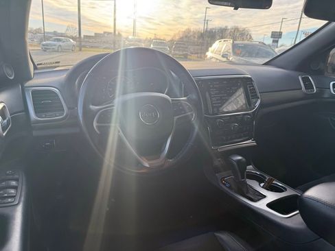 Used 2021 Jeep Grand Cherokee Laredo X image 5