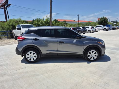 Used 2020 Nissan Kicks S FWD image 5
