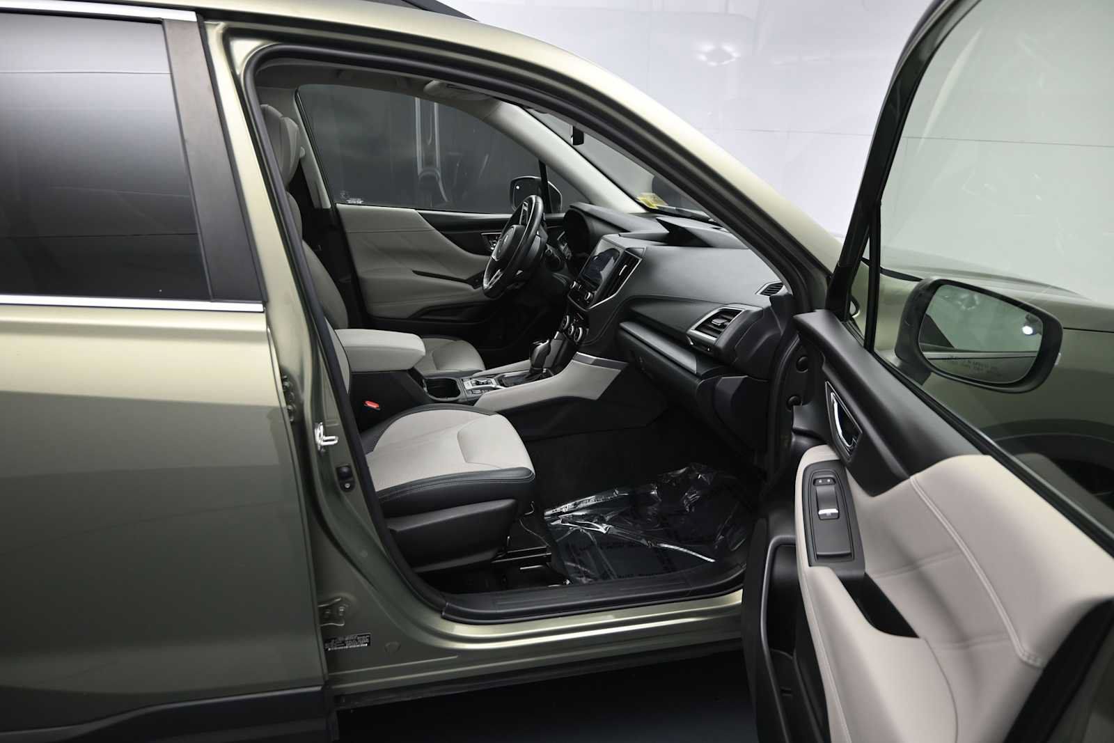 Used 2021 Subaru Forester Limited AWD/4WD image 25