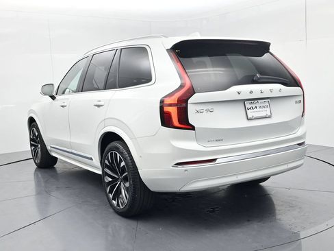 Used 2025 Volvo XC90 B5 Plus AWD/4WD image 6