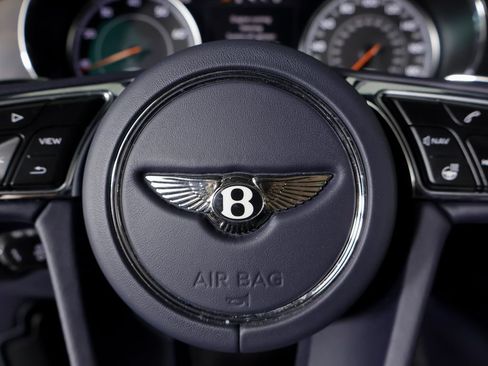 Used 2019 Bentley Bentayga AWD/4WD image 25