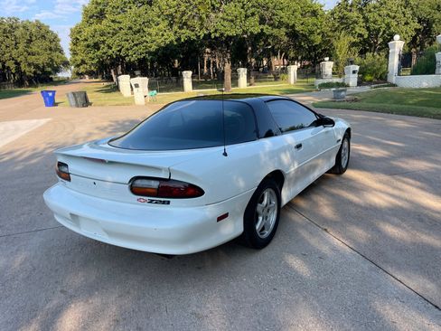 Used 1997 Chevrolet Camaro Z28 image 7