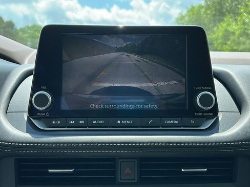 Certified 2023 Nissan Rogue SV image 18