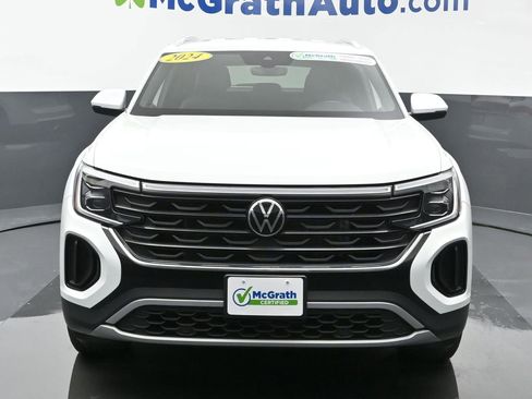 Used 2024 Volkswagen Atlas Cross Sport SE image 4