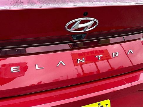 Used 2021 Hyundai Elantra SEL w/ Cargo Package image 8