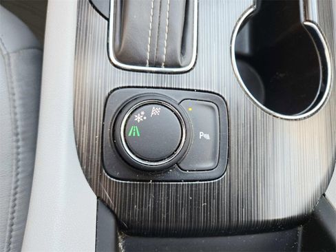 Used 2018 GMC Acadia SLT image 35