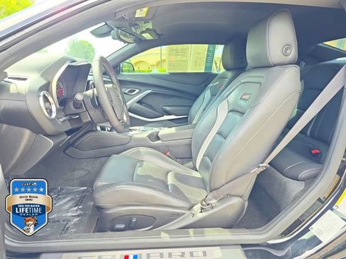 Certified 2019 Chevrolet Camaro SS RWD image 12