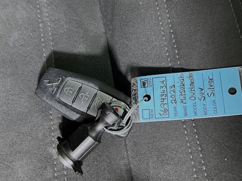 Used 2023 Mitsubishi Outlander ES image 36