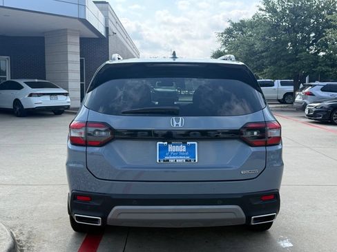 Used 2023 Honda Pilot Touring image 4
