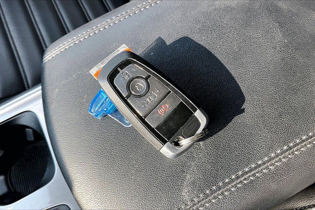 Used 2024 Ford Edge SEL AWD/4WD image 11