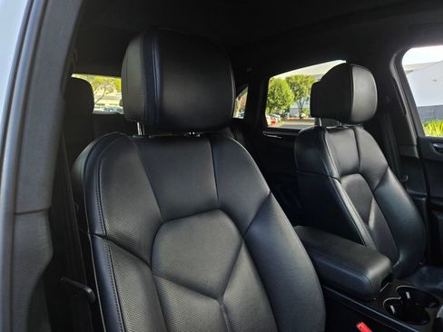 Used 2024 Porsche Macan AWD/4WD image 36