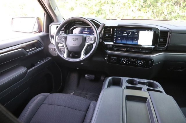 Used 2024 Chevrolet Silverado 1500 RST w/ Z71 Off-Road Package AWD/4WD image 23