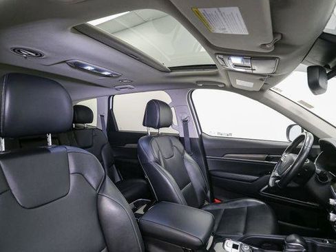 Used 2022 Kia Telluride EX image 19