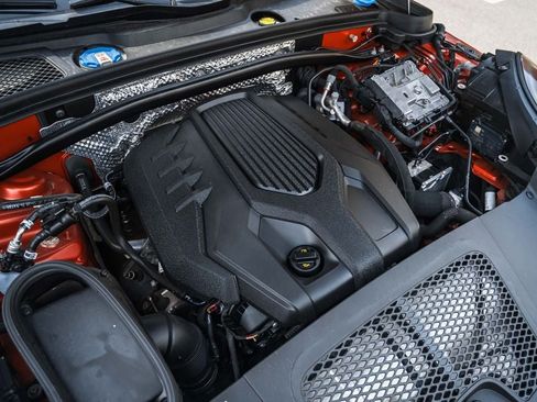 Used 2023 Porsche Macan AWD/4WD image 31