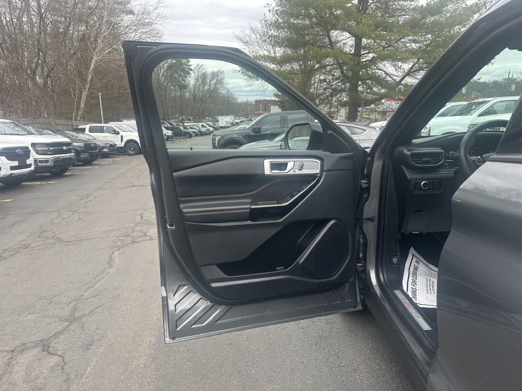 Used 2023 Ford Explorer ST-Line w/ Class IV Trailer Tow Package AWD/4WD image 13