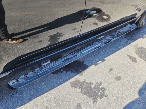 Certified 2024 Land Rover Range Rover Long Wheelbase Autobiography image 24