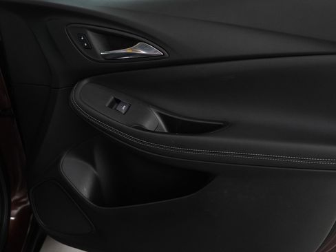 Used 2022 Buick Encore GX Select image 9