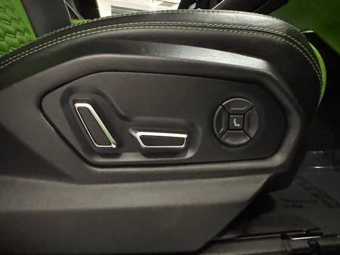 Used 2020 Lamborghini Urus image 38