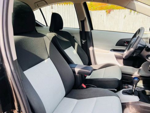 Used 2013 Toyota Prius C Two image 17