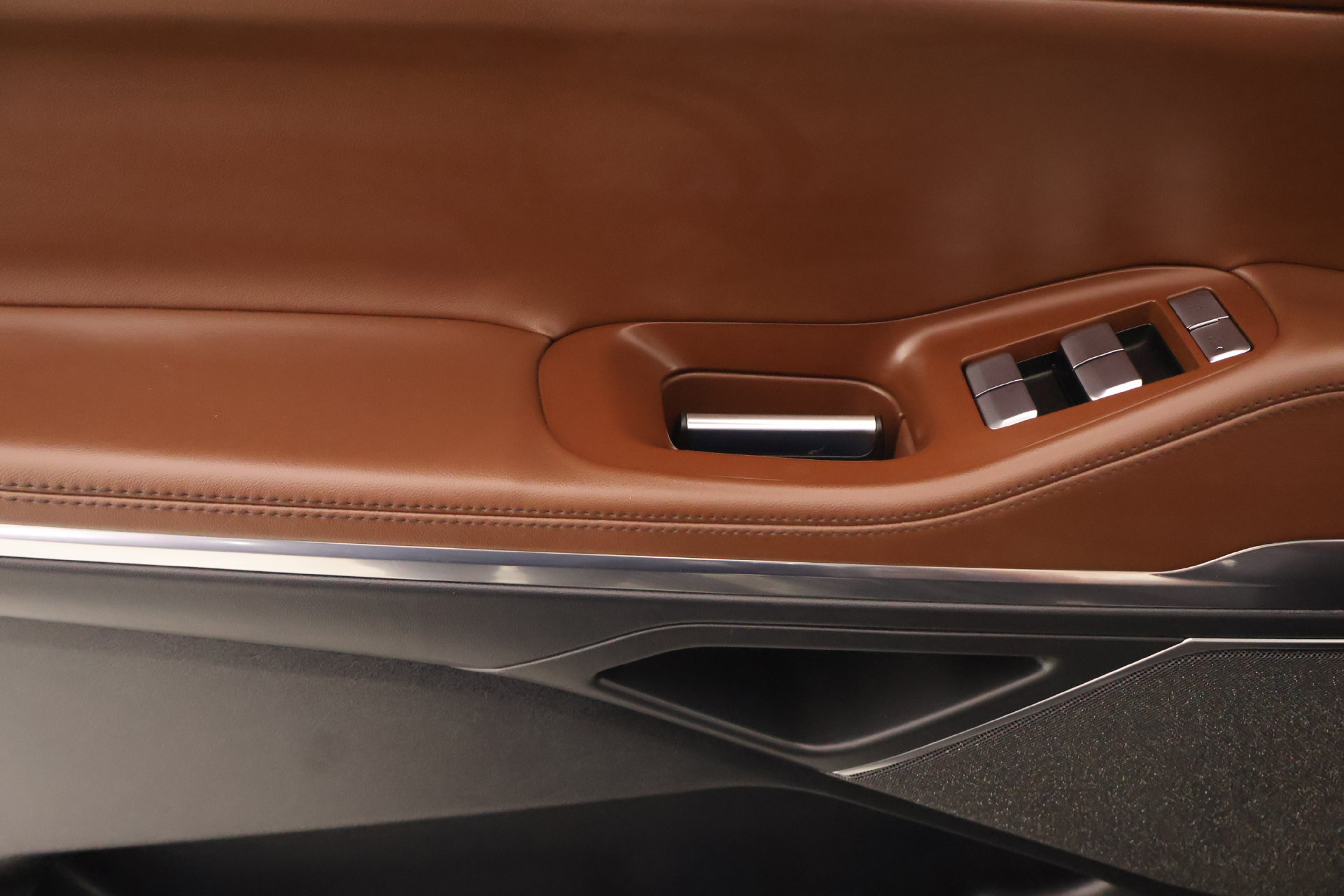 Certified 2025 Lincoln Navigator Reserve AWD/4WD image 17