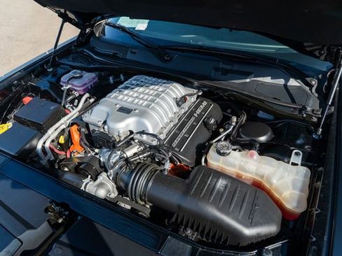 Used 2018 Dodge Challenger SRT Hellcat image 31