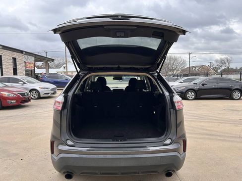 Used 2019 Ford Edge SE FWD image 11
