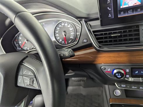 Used 2021 Audi Q5 2.0T Premium w/ Convenience Package image 25