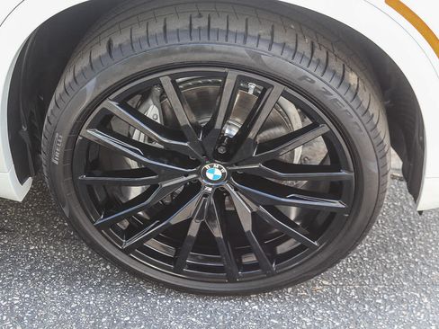 Used 2026 BMW X5 sDrive40i w/ M Sport Package RWD image 9