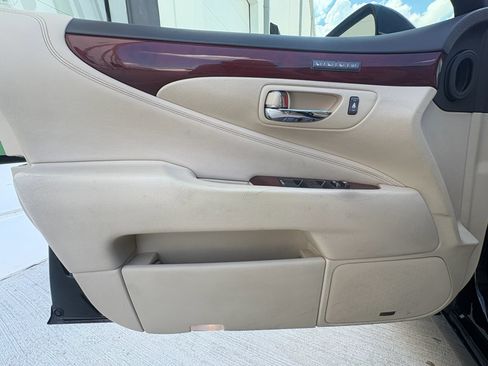 Used 2012 Lexus LS 460 w/ Luxury Value Edition RWD image 24