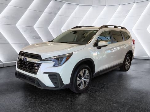 Used 2025 Subaru Ascent Premium image 3