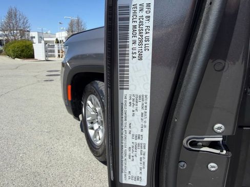 Used 2024 Jeep Wagoneer L 4WD image 34