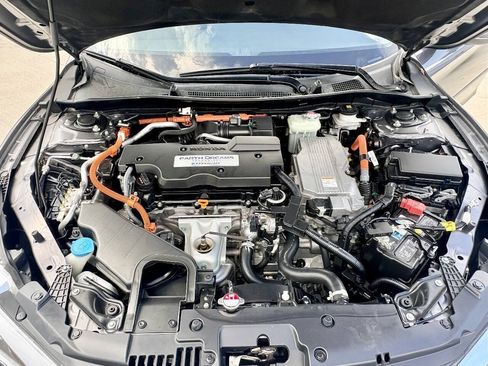 Used 2017 Honda Accord Hybrid Sedan image 32