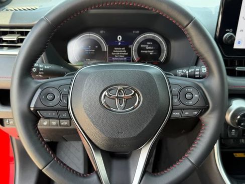 Used 2025 Toyota RAV4 XSE w/ Premium Package AWD/4WD image 11