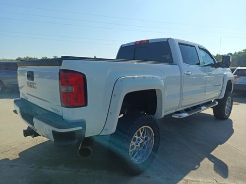 Used 2015 GMC Sierra 2500 Denali w/ Duramax Plus Package image 3