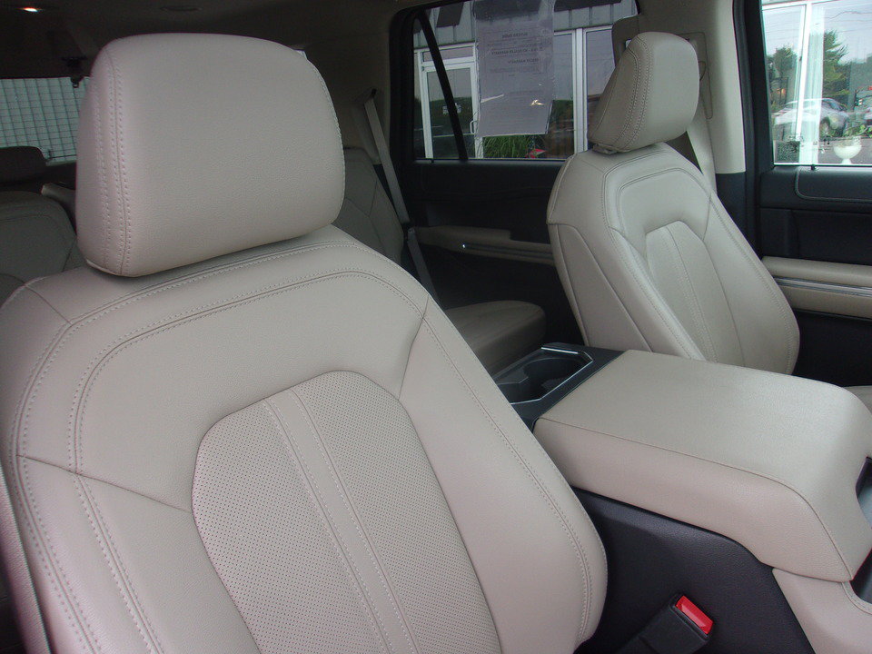 Used 2022 Ford Expedition Limited AWD/4WD image 14