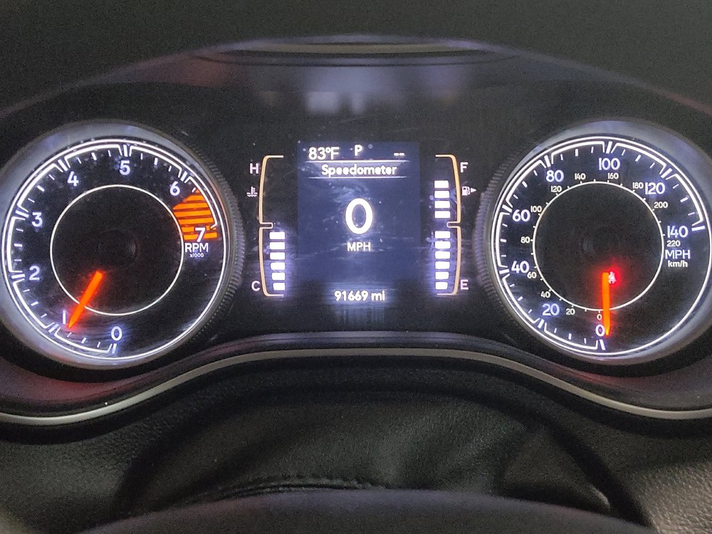 Used 2019 Jeep Cherokee Latitude w/ Popular Appearance Group FWD image 23