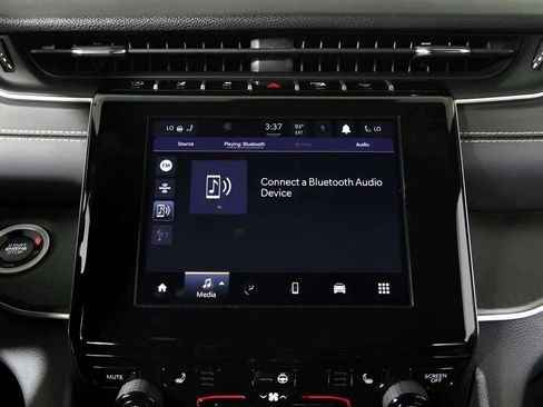 Used 2024 Jeep Grand Cherokee Altitude image 19