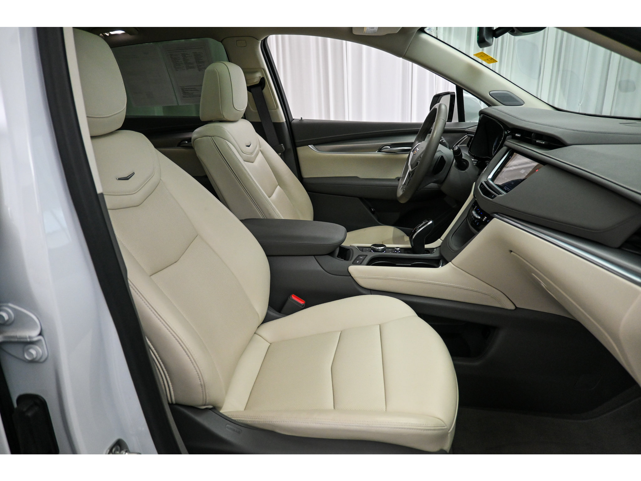 Used 2024 Cadillac XT5 Premium Luxury AWD/4WD image 17