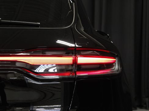 New 2026 Porsche Macan AWD/4WD image 34
